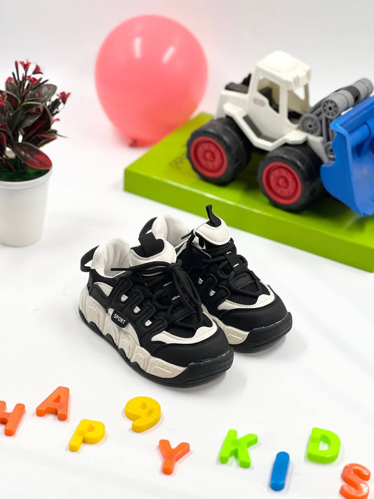Kids Durable Sneaker Laced Up (Black & White)